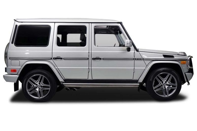 An incredible side shot photo of aMercedes-Benz G55 AMG that you should buy.