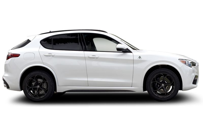 An incredible side shot photo of aAlfa Romeo Stelvio that you should buy.