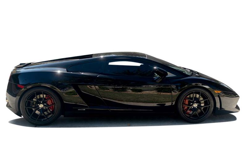 An incredible side shot photo of aLamborghini Gallardo that you should buy.