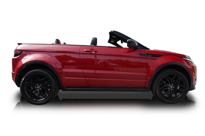 An incredible side shot photo of aLand Rover Range Rover Evoque that you should buy.