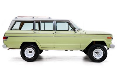 Passenger side photo of 1979 Jeep Wagoneer