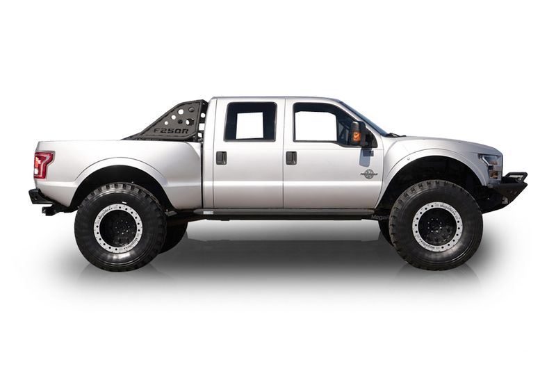 An incredible side shot photo of aFord F-350 that you should buy.