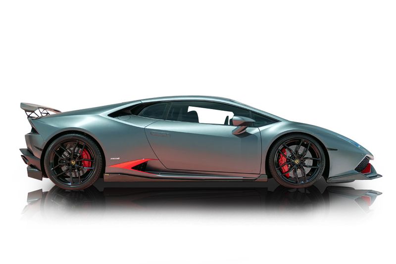 An incredible side shot photo of aLamborghini Huracan that you should buy.
