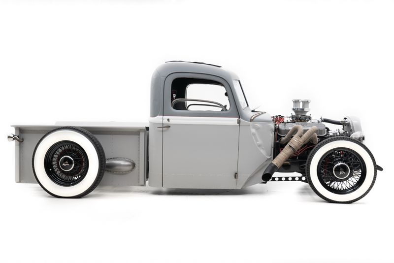 An incredible side shot photo of aFord Pickup that you should buy.