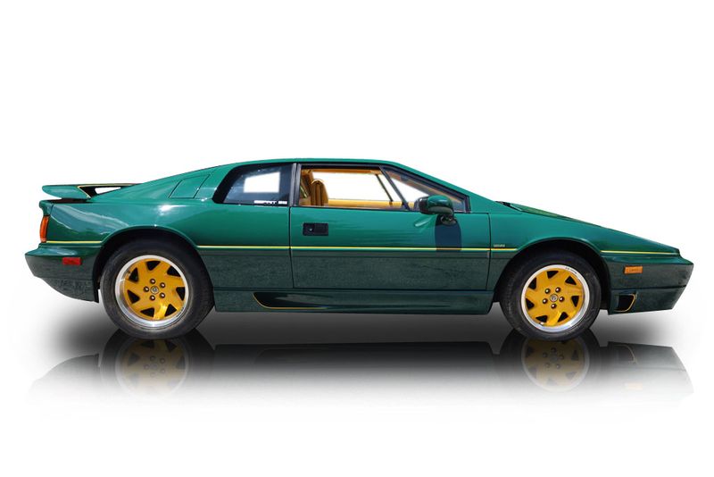 An incredible side shot photo of aLotus Esprit that you should buy.
