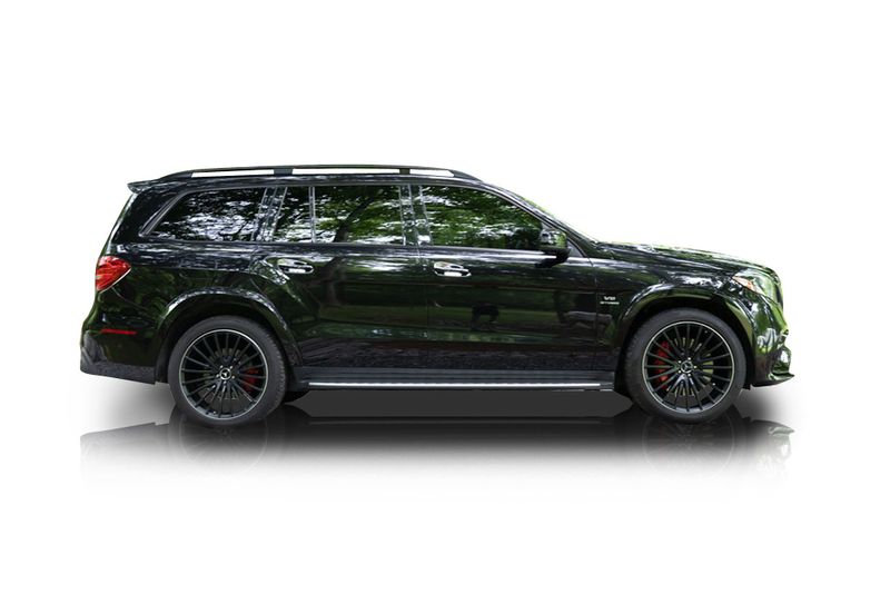 An incredible side shot photo of aMercedes-Benz GLS450 that you should buy.