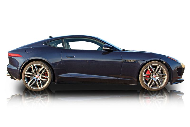 An incredible side shot photo of aJaguar F-Type that you should buy.