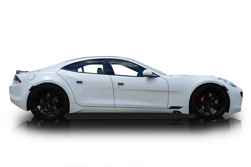 An incredible side shot photo of aFisker Karma that you should buy.