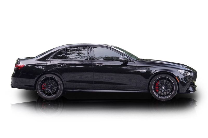 An incredible side shot photo of aMercedes-Benz E63 AMG S that you should buy.
