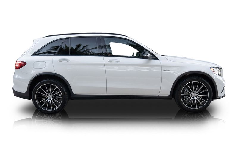 An incredible side shot photo of aMercedes-Benz GLC43 AMG that you should buy.