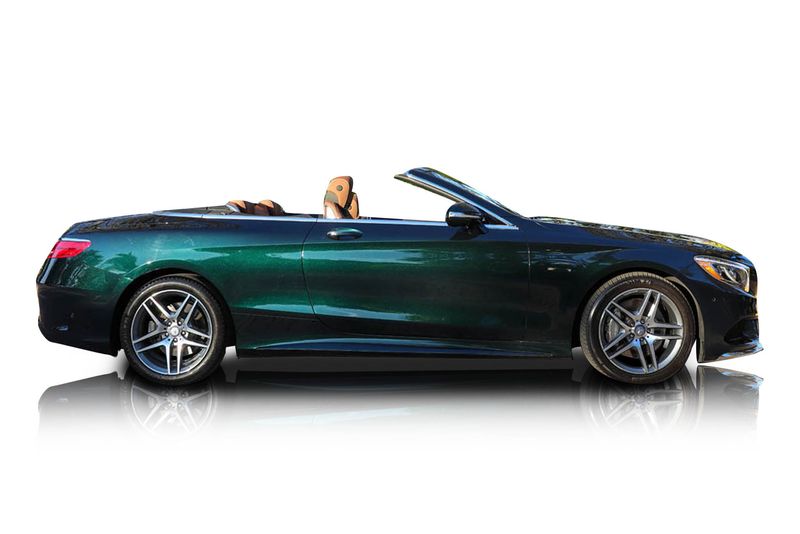 An incredible side shot photo of aMercedes-Benz S550 that you should buy.