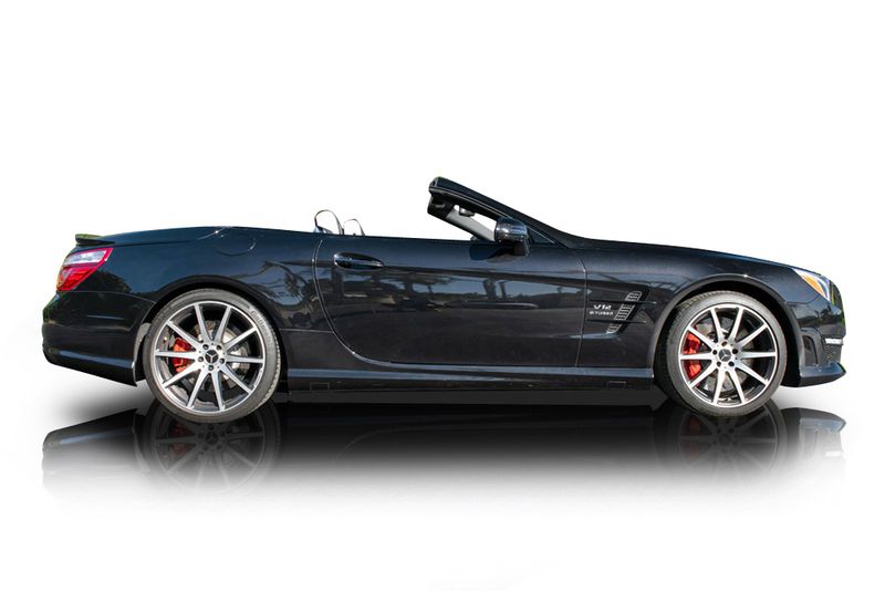 An incredible side shot photo of aMercedes-Benz SL65 AMG that you should buy.