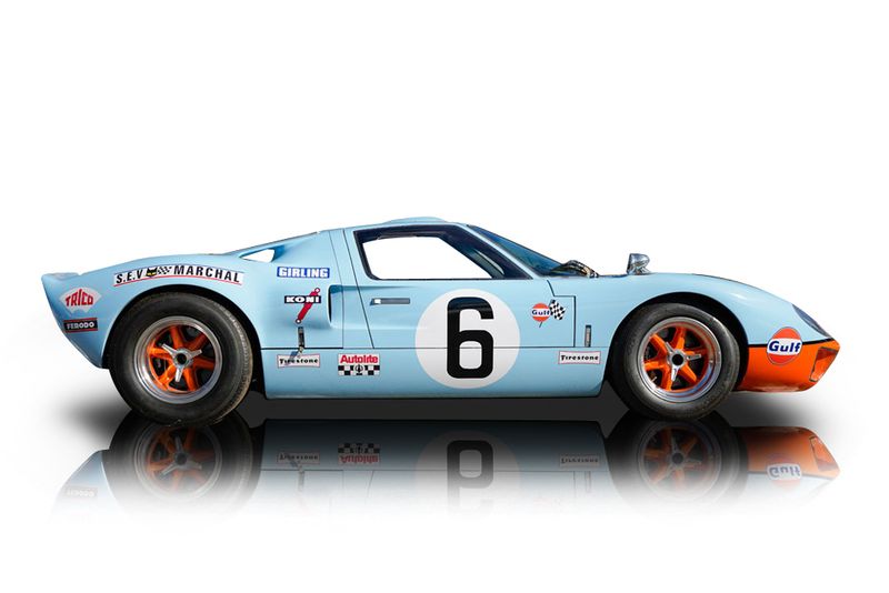 An incredible side shot photo of aFord GT40 that you should buy.