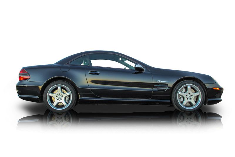 An incredible side shot photo of aMercedes-Benz SL55 AMG that you should buy.