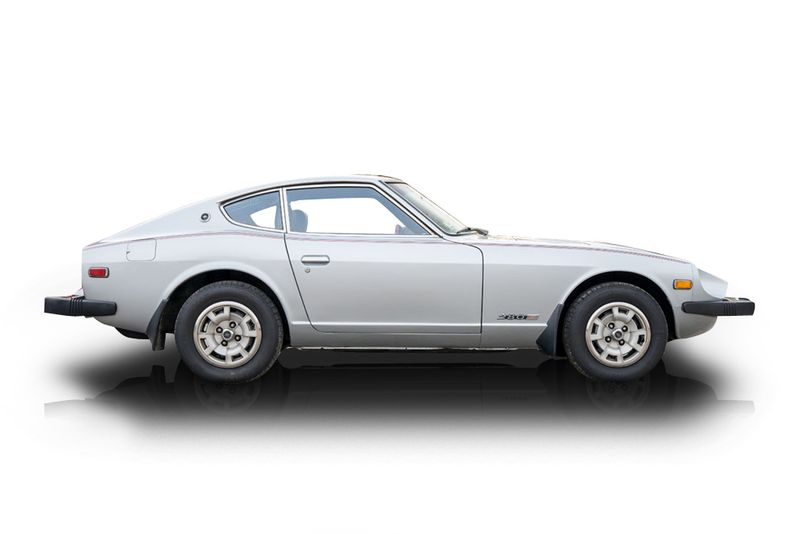 An incredible side shot photo of aDatsun 280Z that you should buy.