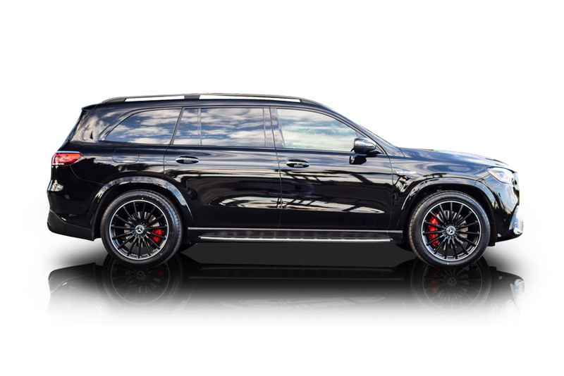 An incredible side shot photo of aMercedes-Benz GLS63 AMG that you should buy.