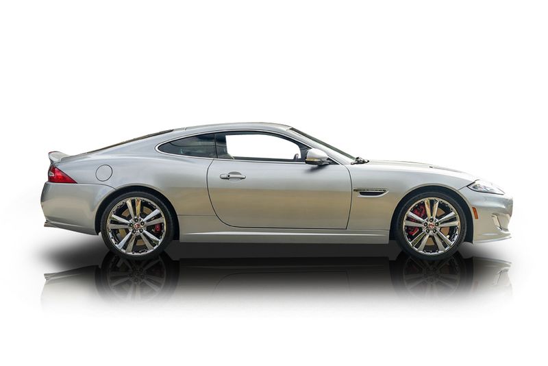 An incredible side shot photo of aJaguar XKR that you should buy.