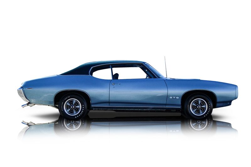 An incredible side shot photo of aPontiac GTO that you should buy.