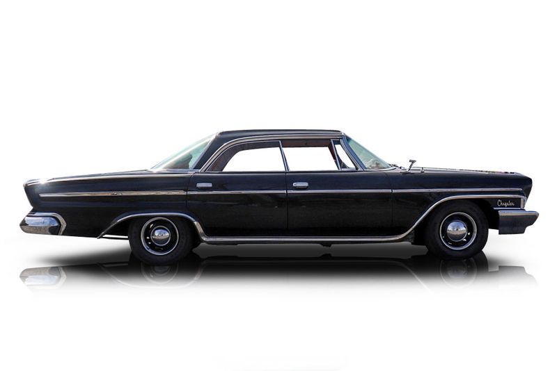 An incredible side shot photo of aChrysler 300 that you should buy.