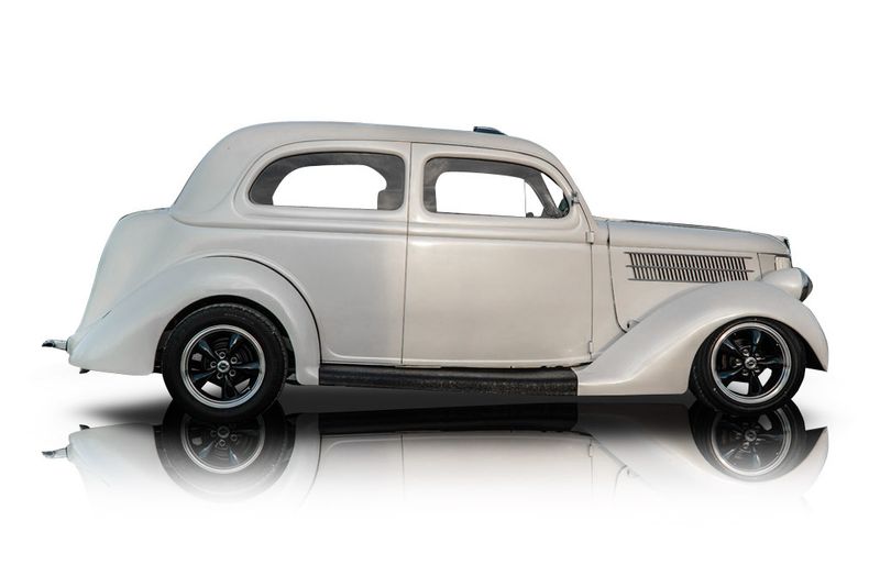 An incredible side shot photo of aFord Model 68 that you should buy.