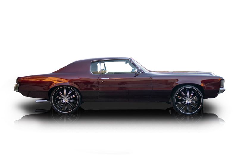 An incredible side shot photo of aPontiac Grand Prix that you should buy.