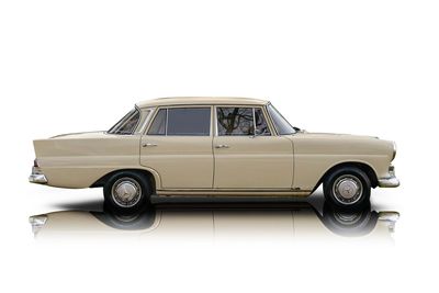 Passenger side photo of 1967 Mercedes-Benz 230