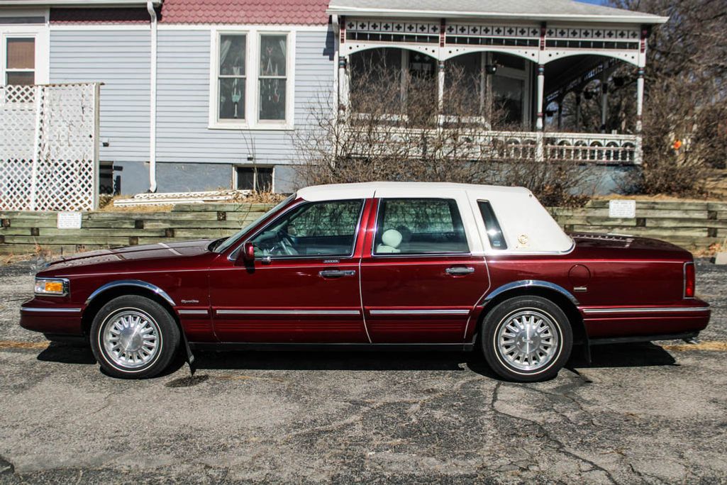 1997 Lincoln Town Car Touring Edition/ Jack Nicklaus Edition for sale
