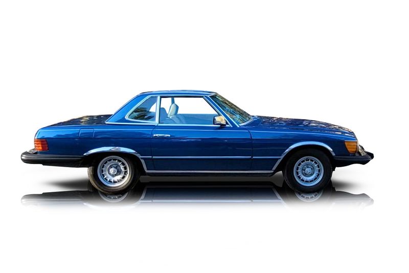 An incredible side shot photo of aMercedes-Benz 380SL that you should buy.