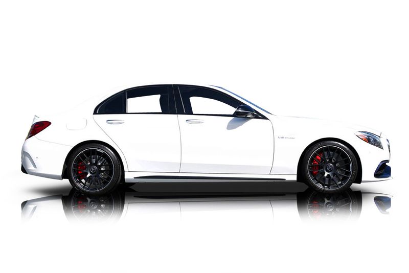 An incredible side shot photo of aMercedes-Benz C63 AMG S that you should buy.