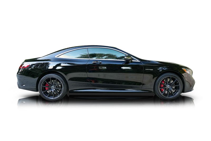 An incredible side shot photo of aMercedes-Benz S63 AMG that you should buy.
