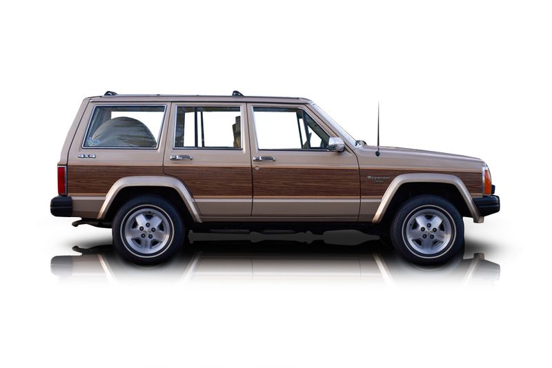 An incredible side shot photo of aJeep Wagoneer that you should buy.