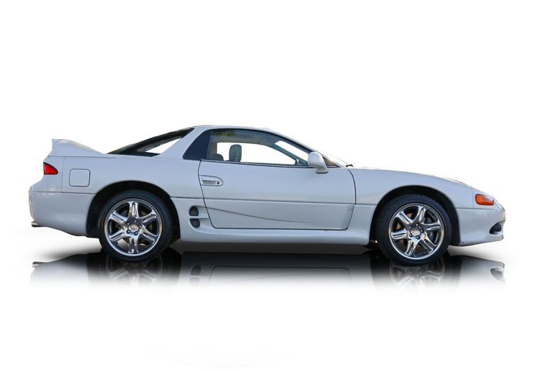 An incredible side shot photo of aMitsubishi 3000GT that you should buy.