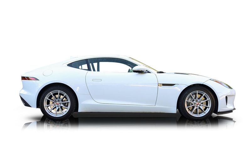 An incredible side shot photo of aJaguar F-Type that you should buy.