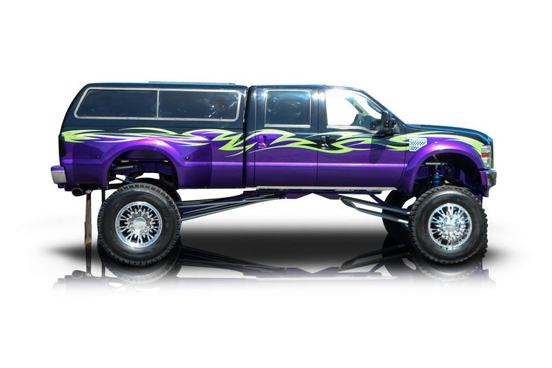 An incredible side shot photo of aFord F-450 that you should buy.