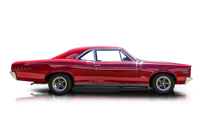 An incredible side shot photo of aPontiac LeMans that you should buy.