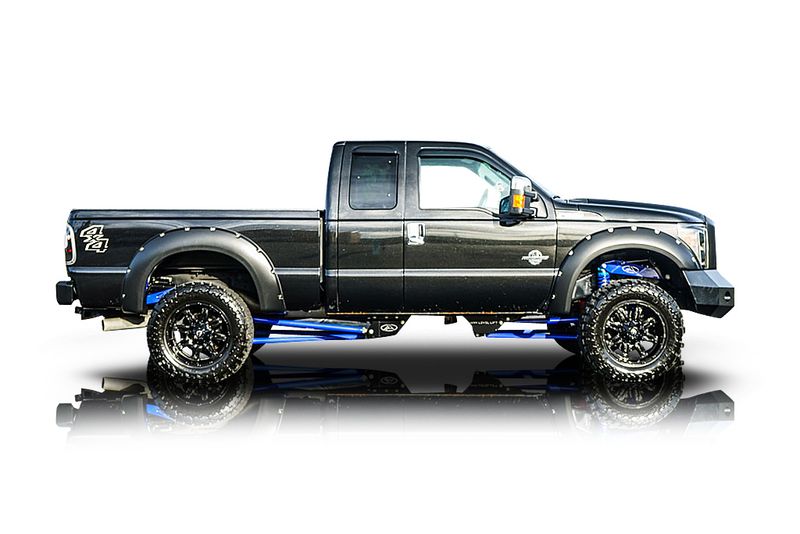 An incredible side shot photo of aFord F-250 that you should buy.