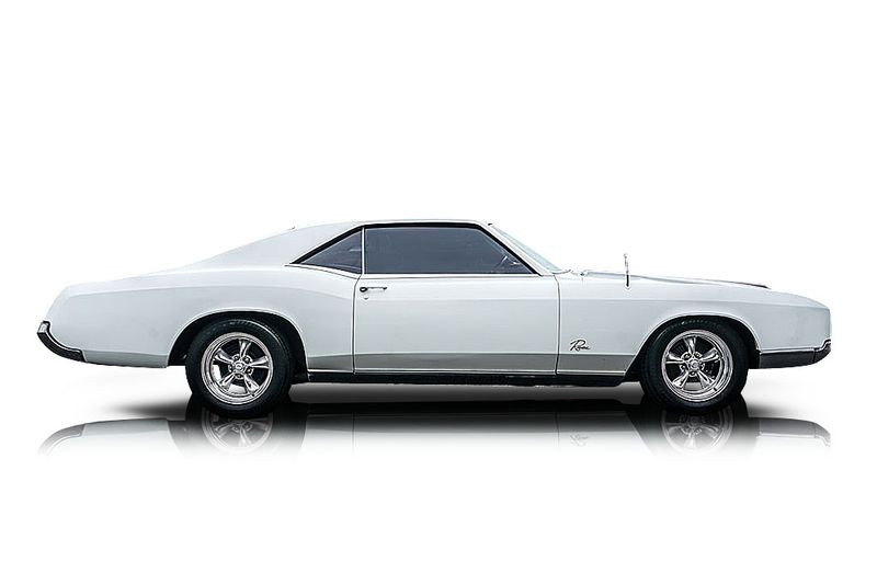 An incredible side shot photo of aBuick Riviera that you should buy.