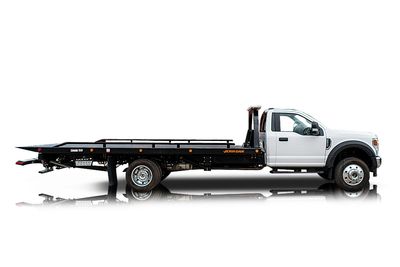 Passenger side photo of 2022 Ford F-600