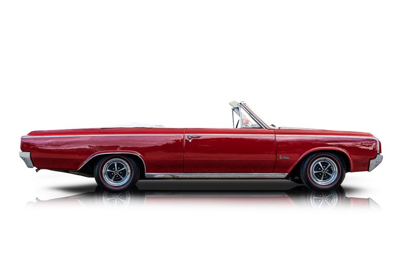 An incredible side shot photo of aOldsmobile Cutlass that you should buy.