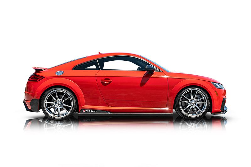 An incredible side shot photo of aAudi TT RS Quattro that you should buy.