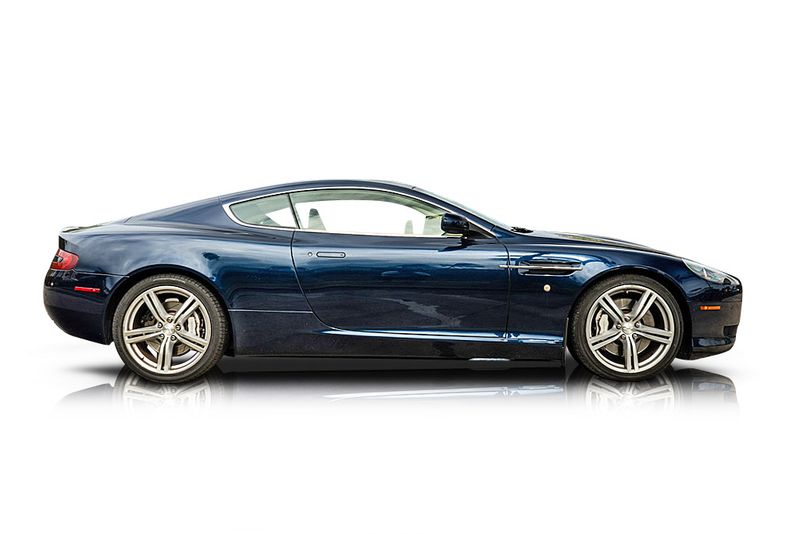 An incredible side shot photo of aAston Martin DB9 that you should buy.