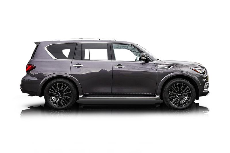 An incredible side shot photo of aInfiniti QX80 that you should buy.