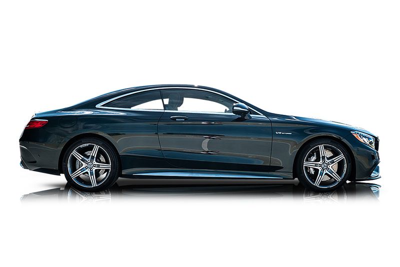 An incredible side shot photo of aMercedes-Benz S63 AMG that you should buy.