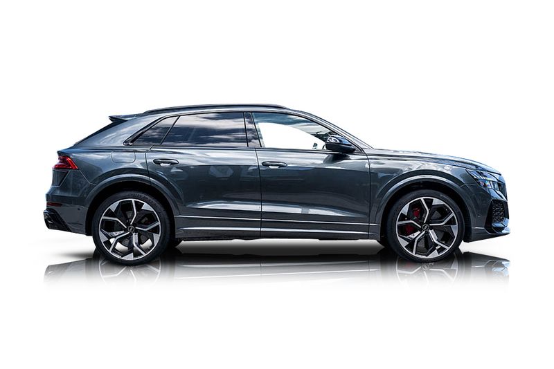 An incredible side shot photo of aAudi RS Q8 that you should buy.