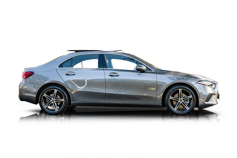 An incredible side shot photo of aMercedes-Benz A220 that you should buy.