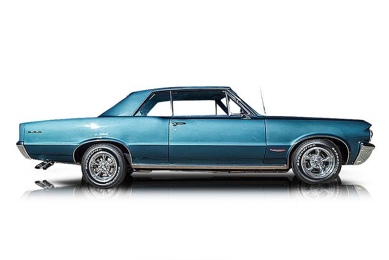 An incredible side shot photo of aPontiac GTO that you should buy.