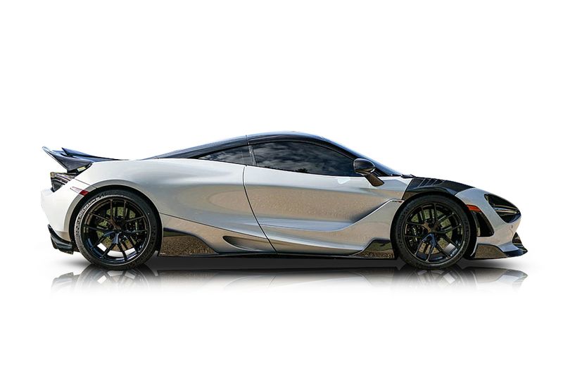 An incredible side shot photo of aMcLaren 720S that you should buy.