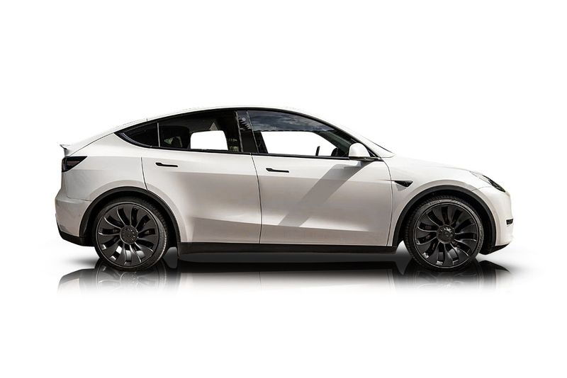 An incredible side shot photo of aTesla Model Y that you should buy.