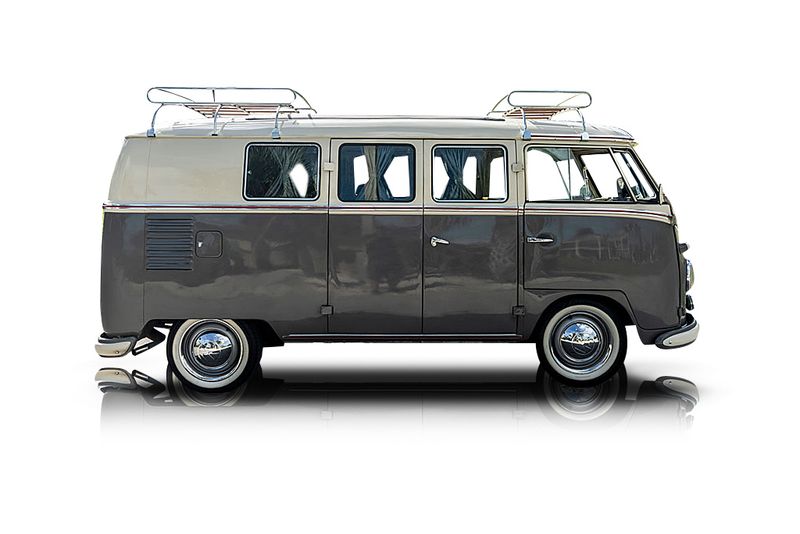 An incredible side shot photo of aVolkswagen Vanagon that you should buy.
