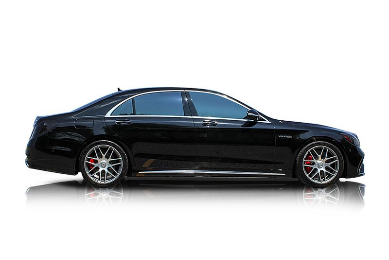 An incredible side shot photo of aMercedes-Benz S63 AMG that you should buy.
